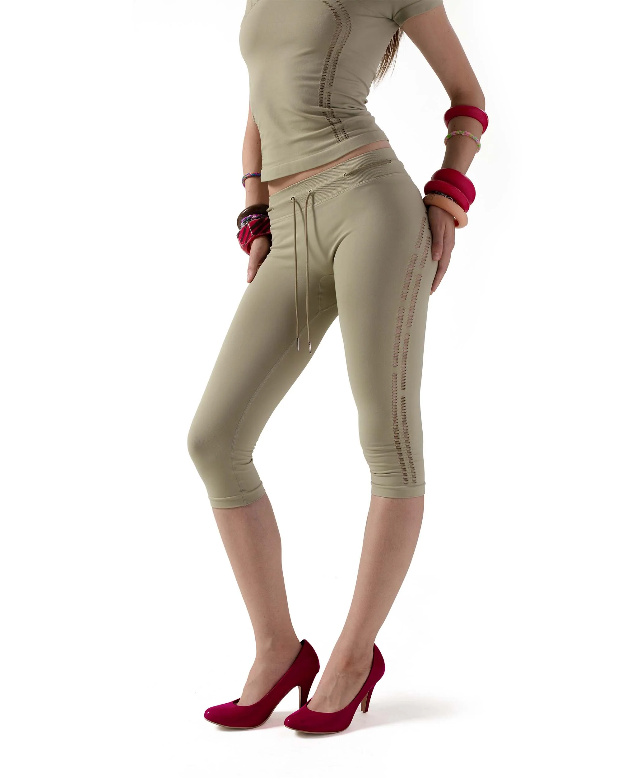 Seamless Track Capri